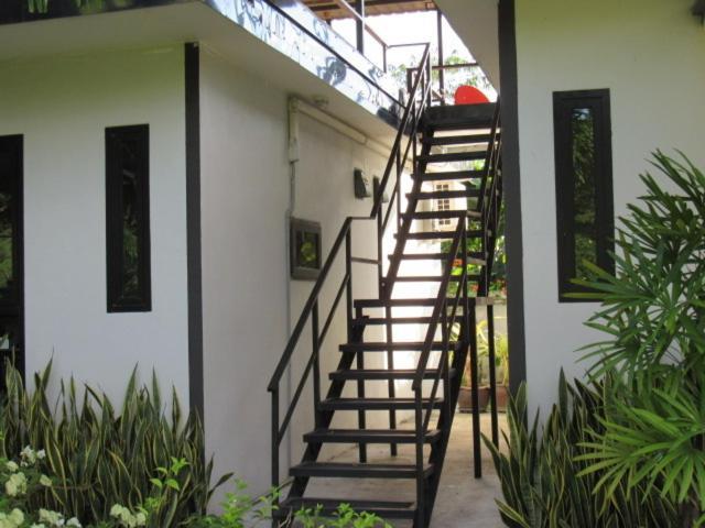 B&B Forest Hill Khao Yai Noen Hom Екстериор снимка